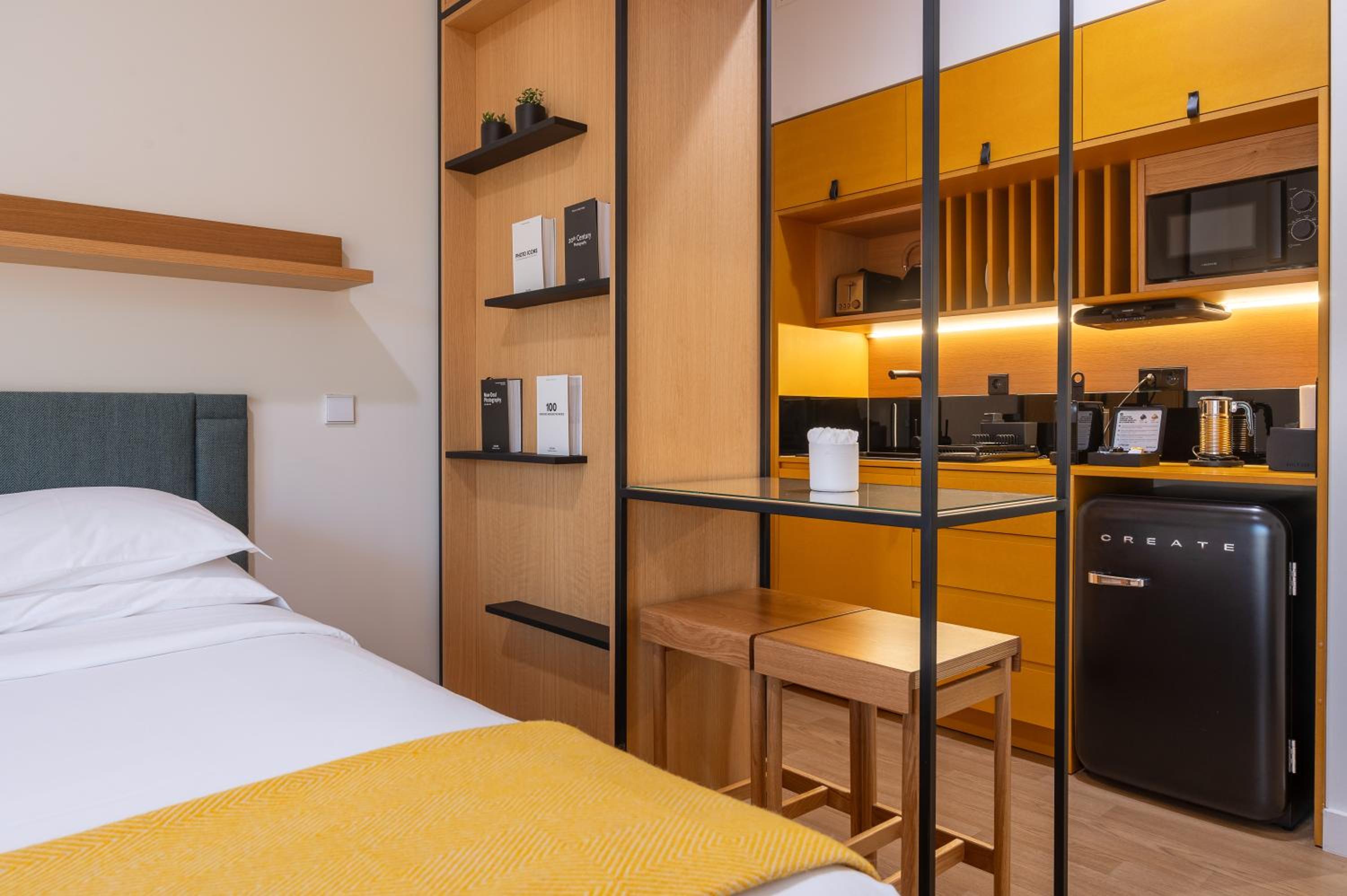 Superior Double Room with Balcony - Photo 16