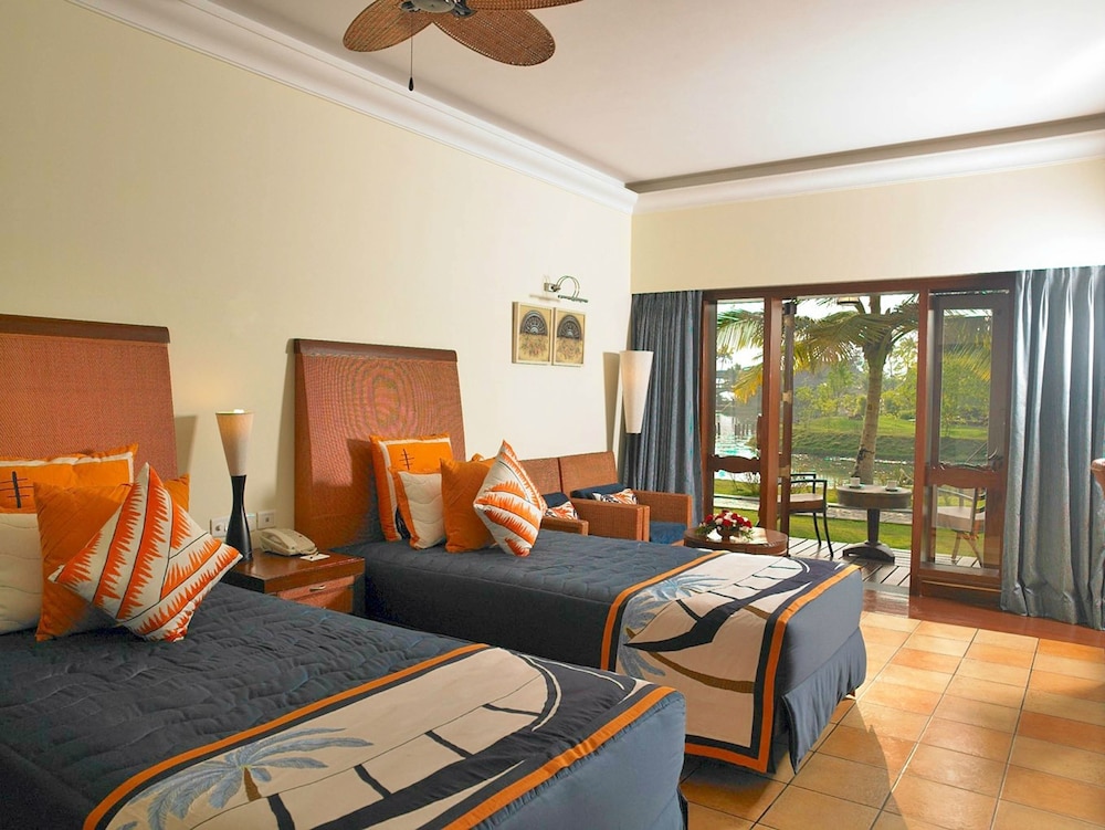 Zuri Lagoon room