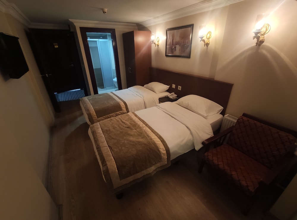 4 PERSON CONNECTION ROOM photo 1