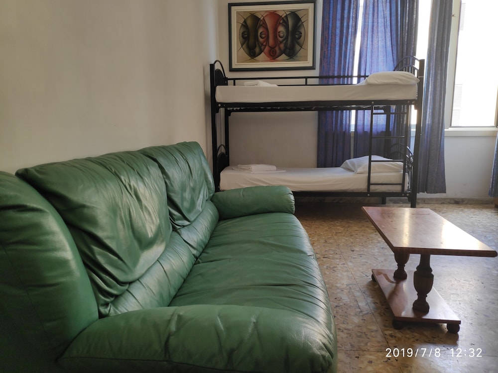 Economy Triple Room