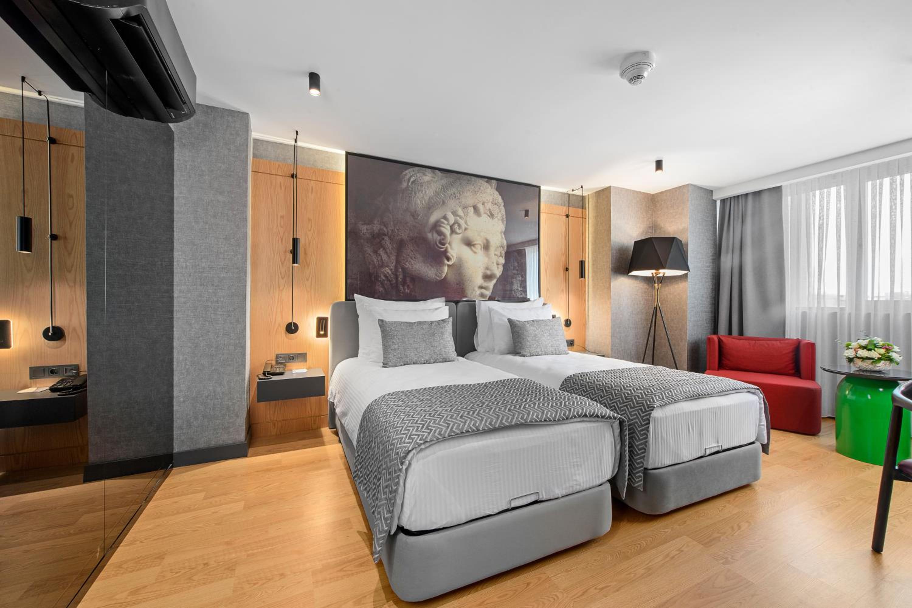 Deluxe Double or Twin Room with City View