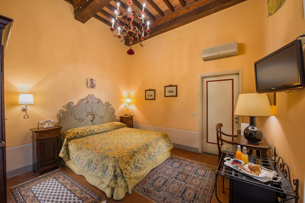 Standard Double or Twin Room - Photo 1
