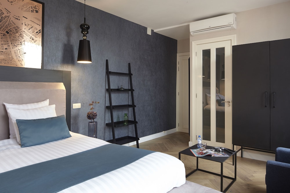Deluxe Double Room, 1 King Bed, Balcony photo 3