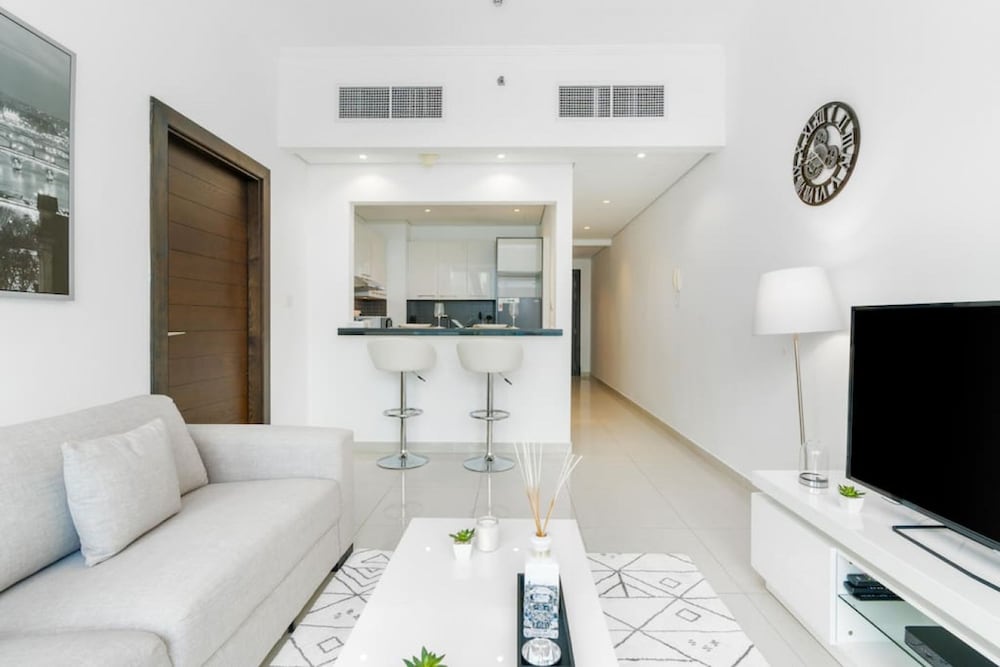Apartment photo 2