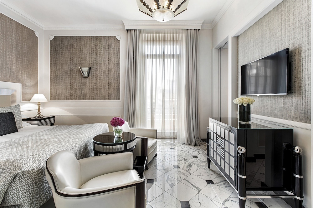 Grand Deluxe Room