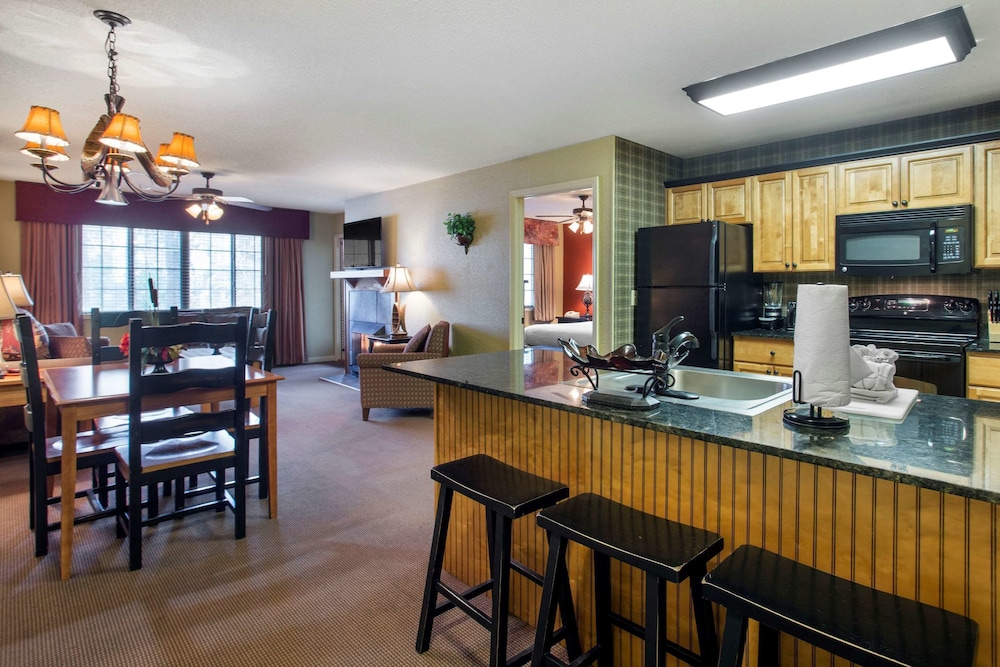 Suite, 2 Bedroom Deluxe photo 1