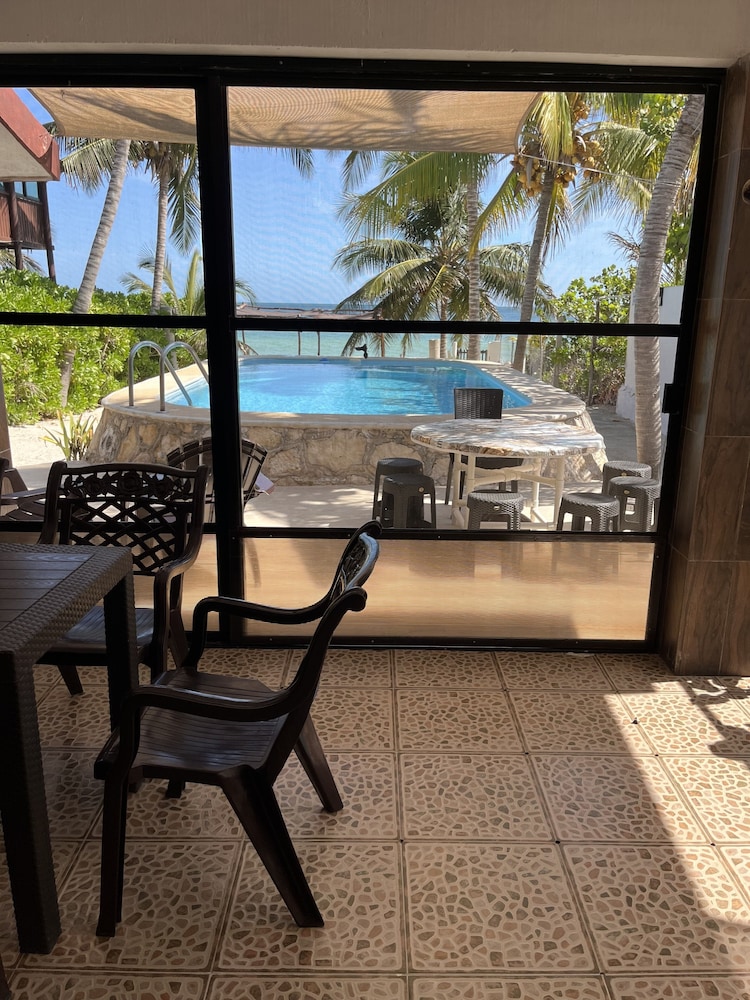 Traditional House, 3 Bedrooms, Accessible, Oceanfront photo 3
