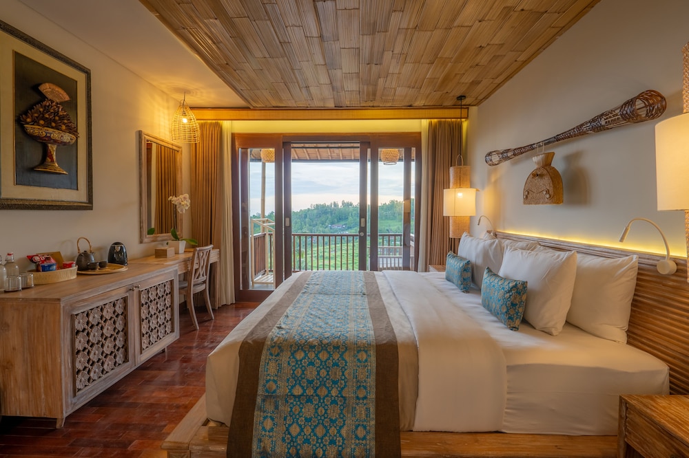 Deluxe Room, 1 King Bed, Hill View - Photo 7