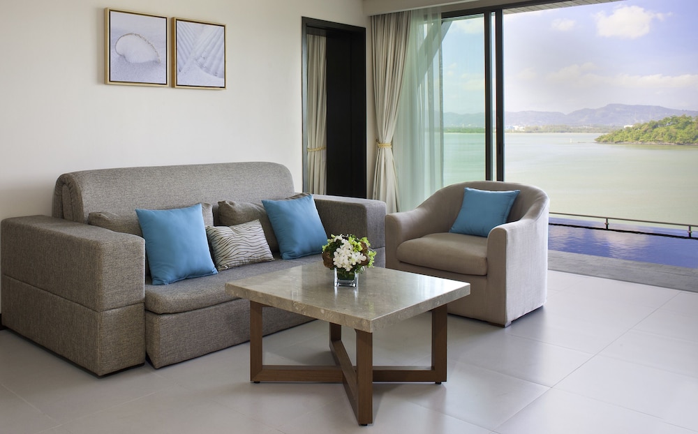 Suite, 1 Bedroom, Pool Access (View, Oceanfront) photo 3