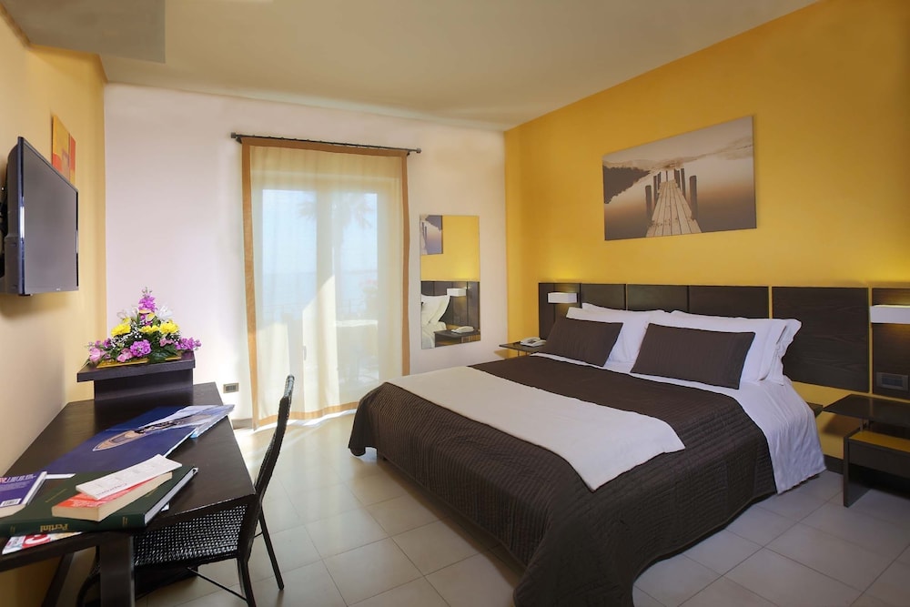 Double Room, Balcony, Sea View - Photo 1