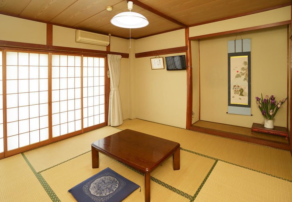 Standard Japanese Style Room photo 1