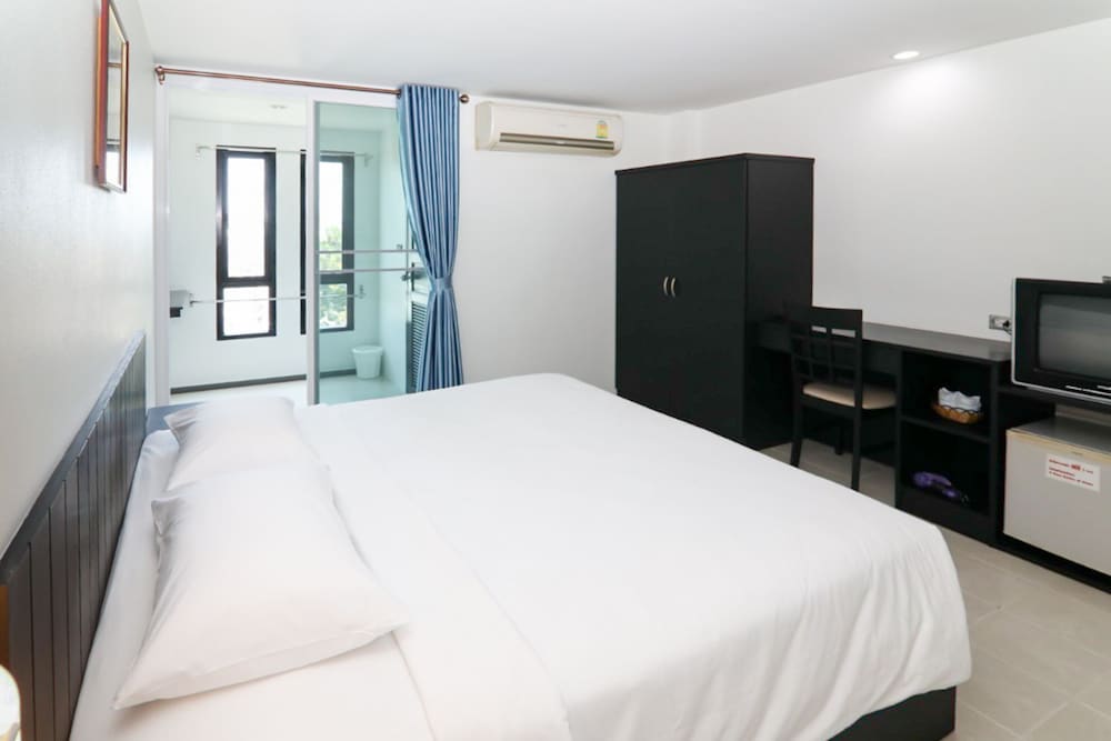 Standard Single Room - Photo 8
