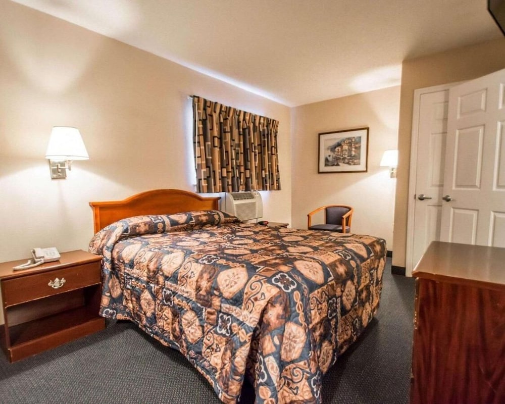 Standard Single Room, Smoking