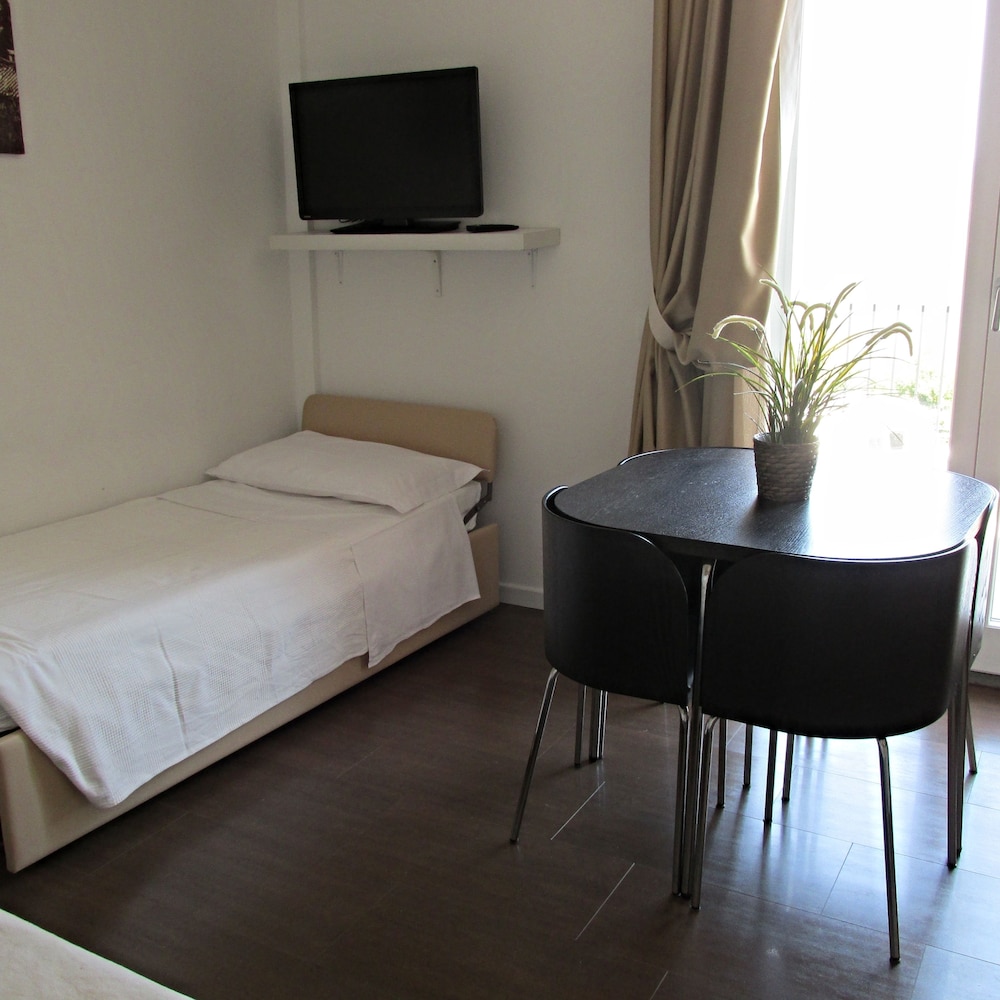 Superior Studio, 1 Bedroom, Balcony, Hill View photo 2