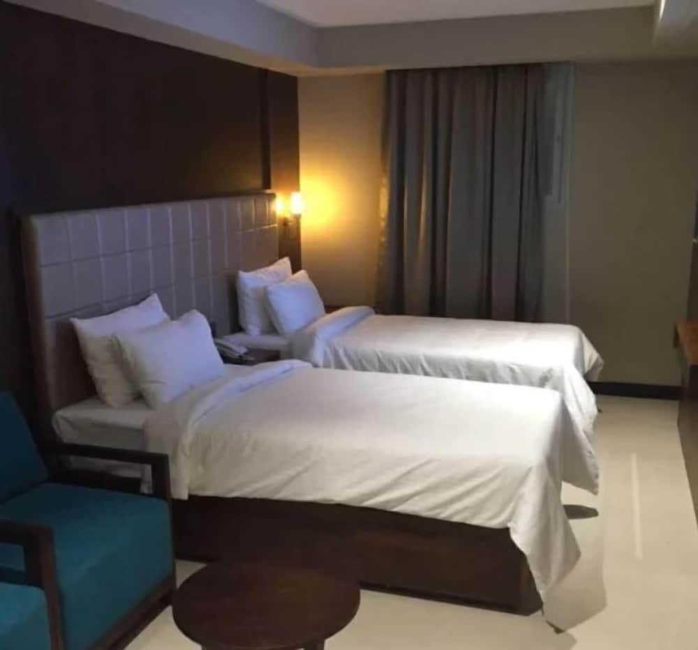 Superior Room, Multiple Beds, Accessible, City View photo 3