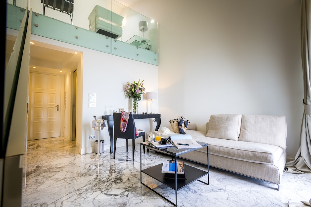 Suite, Balcony, Sea View - Photo 1