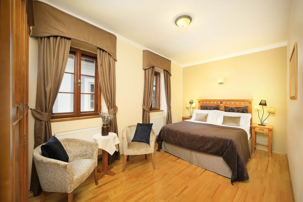 Family Apartment, 2 Bedrooms (3 First Floor Castle View ) photo 2