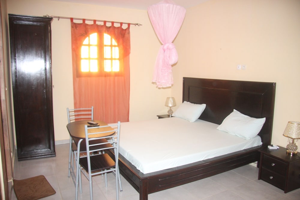 Superior Studio, 1 Queen Bed photo 3