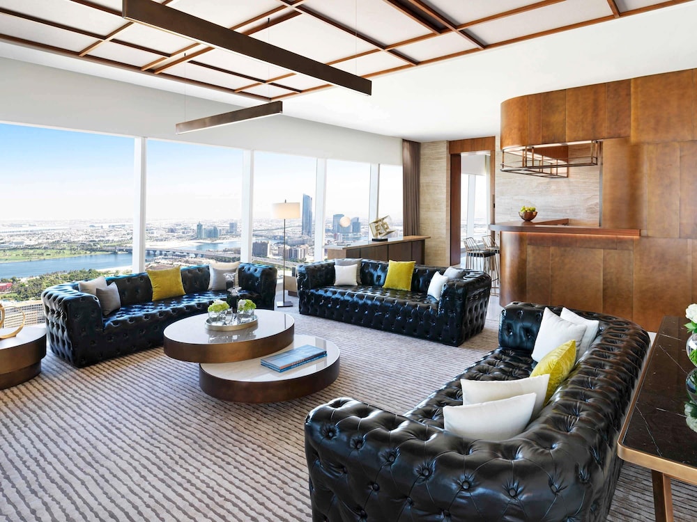 Club Suite, 2 Twin Beds, Club Lounge Access (Imperial) thumbnail 6