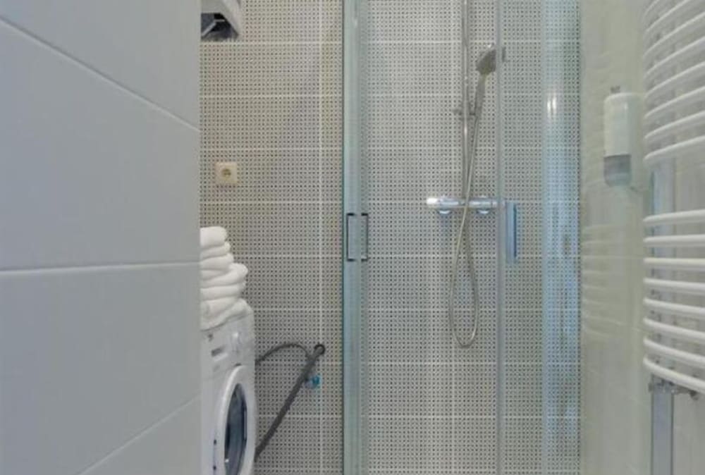 Comfort Apartment, 1 King Bed with Sofa bed, Air conditioning, City View photo 3