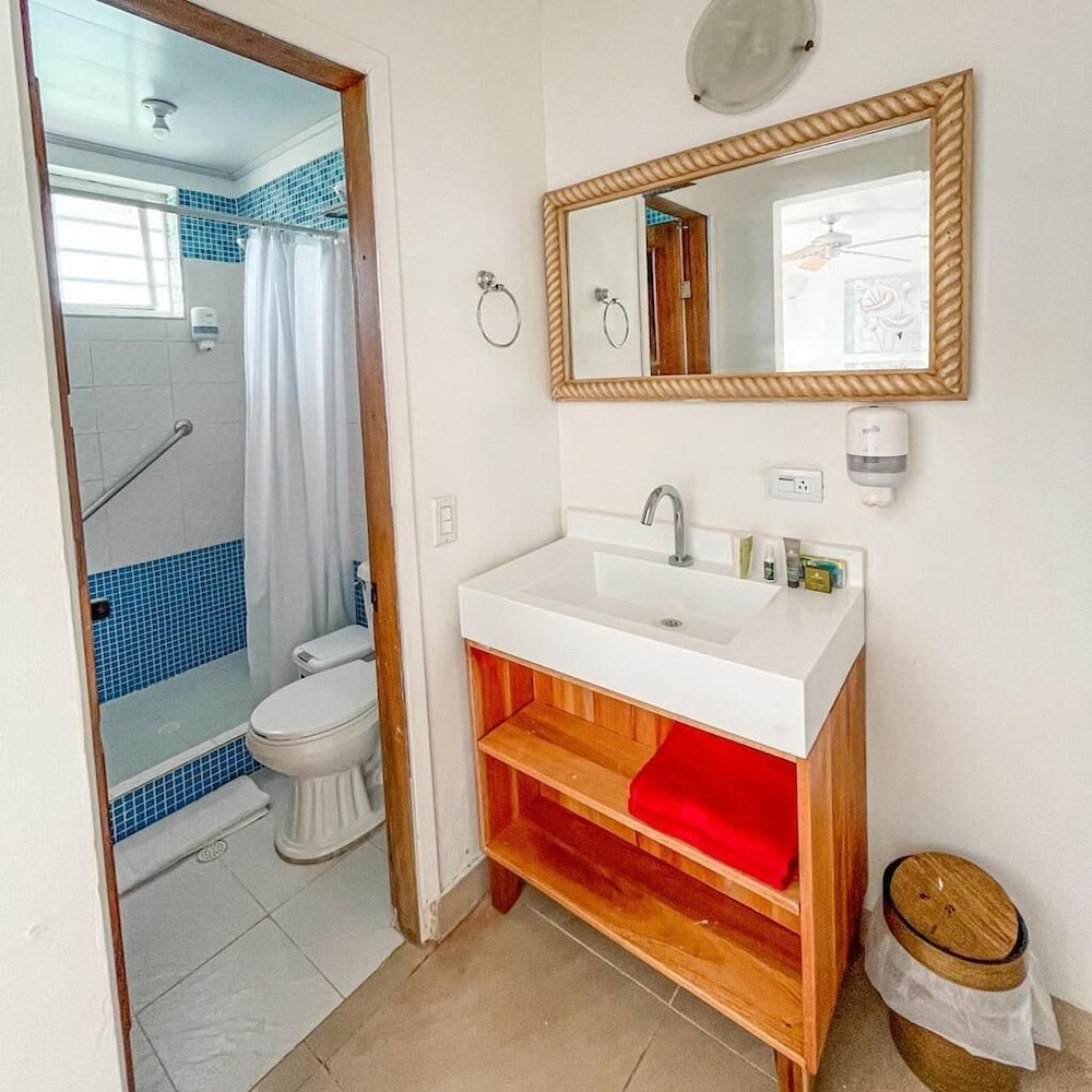 Standard Twin Room, 2 Double Beds, Balcony, Courtyard View photo 2
