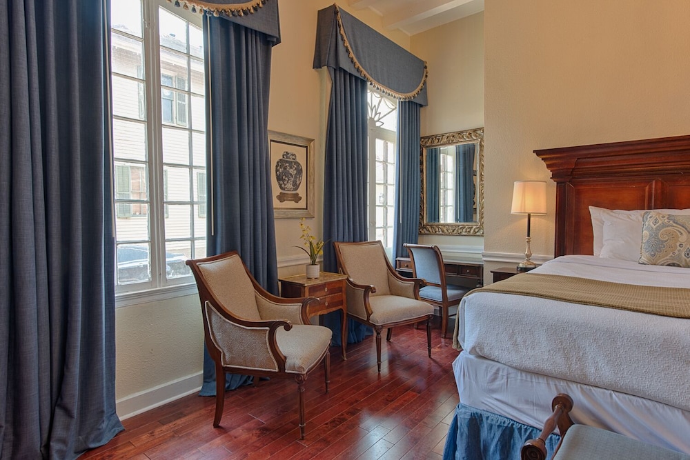 Premium Room, 1 King Bed, Non Smoking - Photo 4