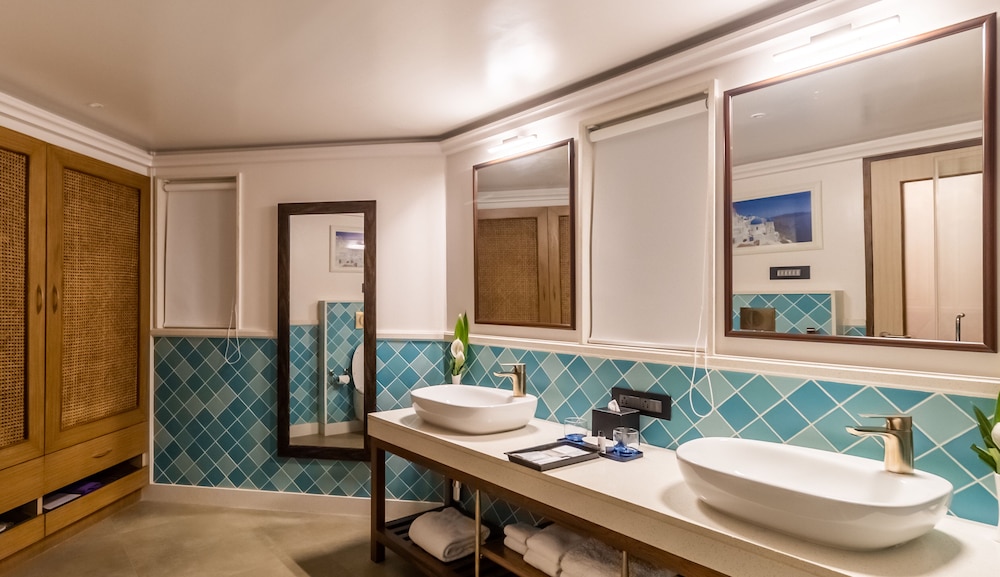Sea view Chalet photo