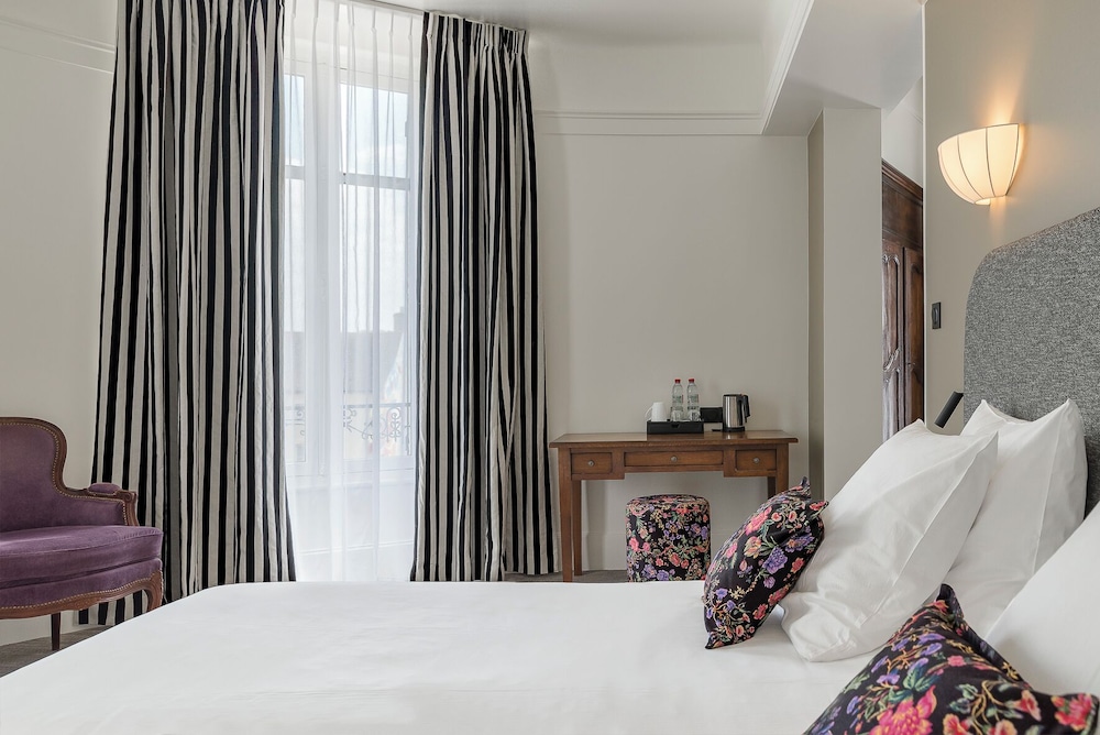 Luxe Room - Photo 3