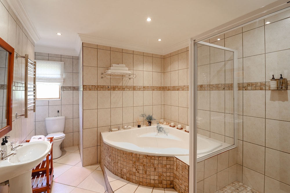 Luxury Double Room (1) photo 3