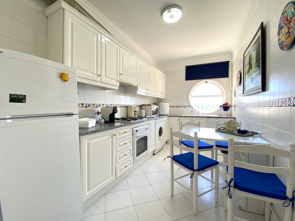 Apartment, 2 Bedrooms, Pool Access photo 3