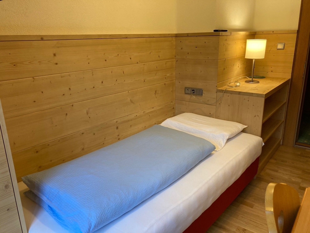 Basic Single Room photo 1