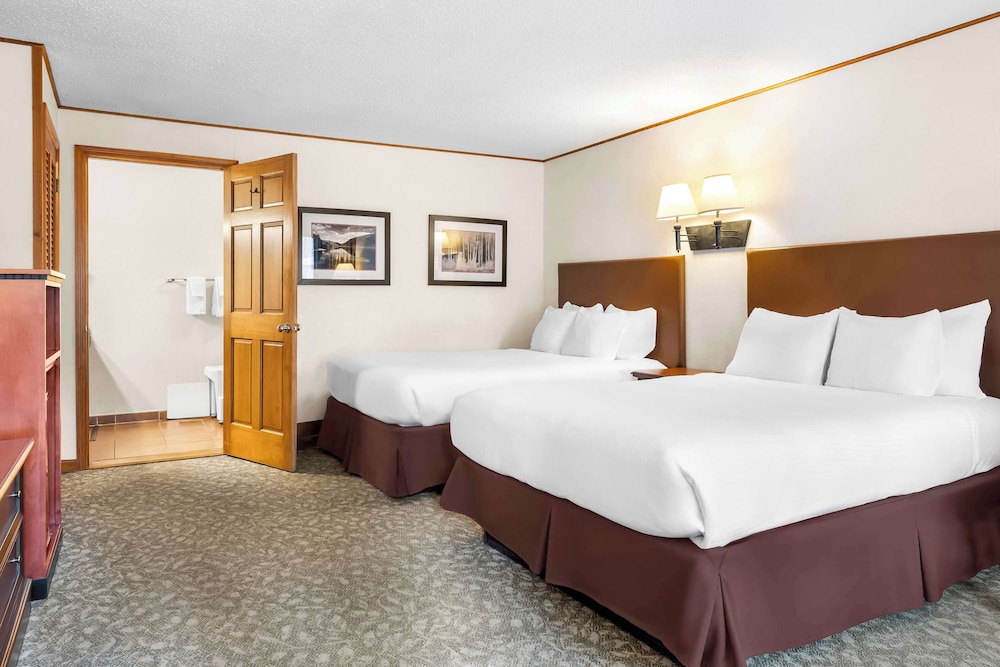 Standard Room, 2 Queen Beds, Accessible, Bathtub - Photo 1