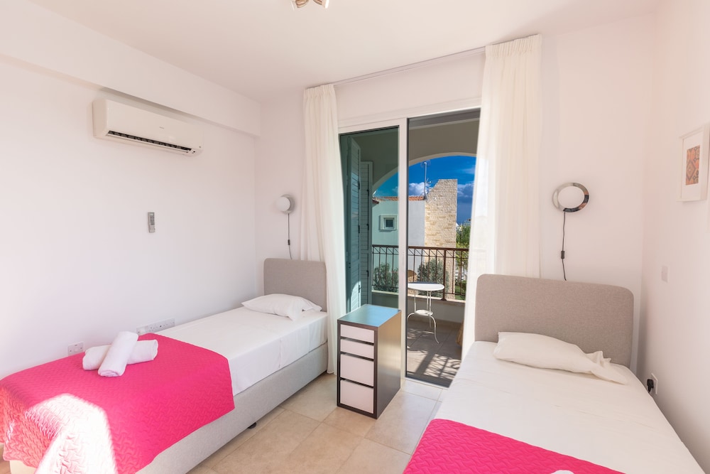 Bungalow, 4 Bedrooms, Private Pool, Garden View