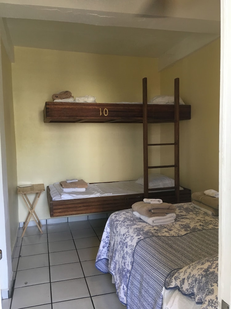 2 Bedroom Apartment ( 8 guests) Upstairs