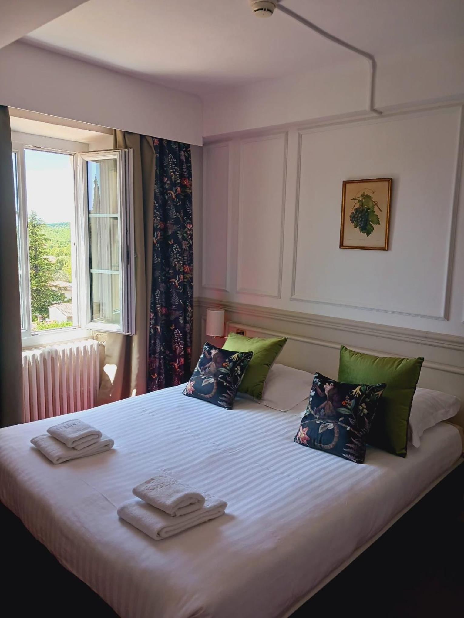 Large Double Room photo 2
