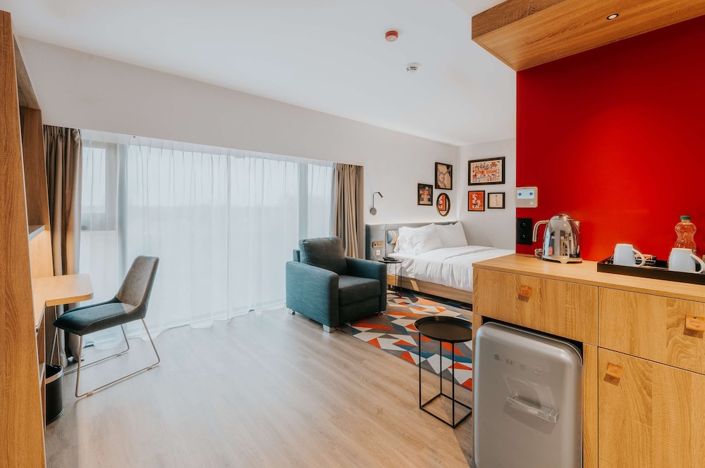 Standard Double or Twin Room, 1 King Bed, Accessible - Photo 1
