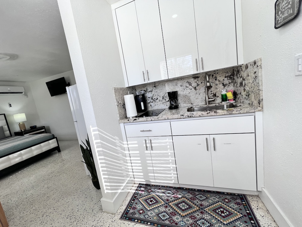 Studio, 1 Bedroom, Balcony photo 3