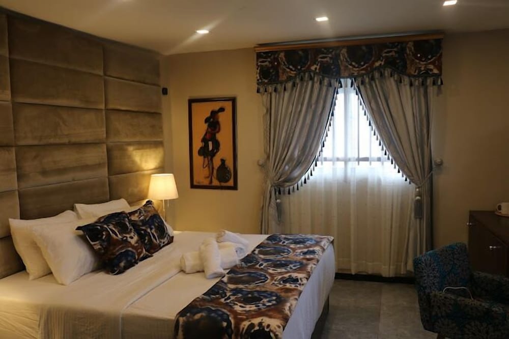 Junior Room, Balcony, City View