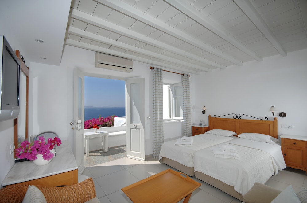 Family Room, Sea View (Superior) - Photo 1