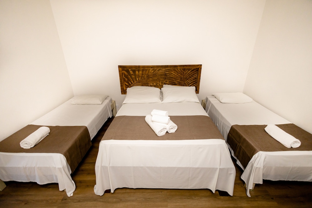 Standard Quadruple Room - Photo 3