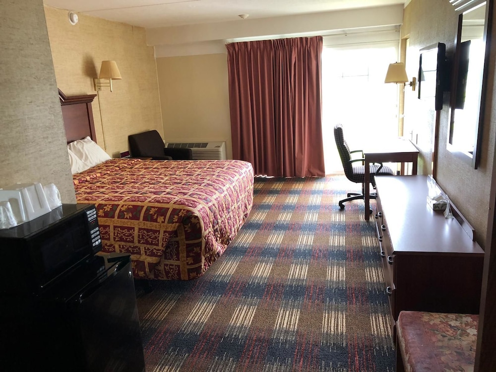 Standard Room, 1 King Bed - Photo 1