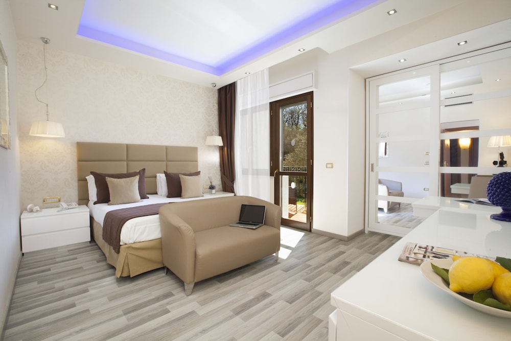 Superior Double Room, Balcony, Garden View (Adults Only)