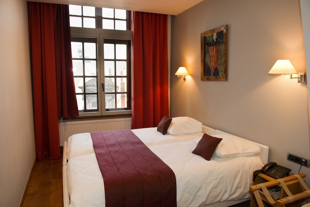 Double or Twin Room (Budget) - Photo 22