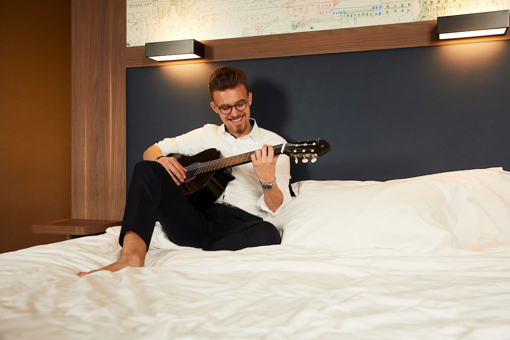 Room, 2 Double Beds, City View (urban) thumbnail 5