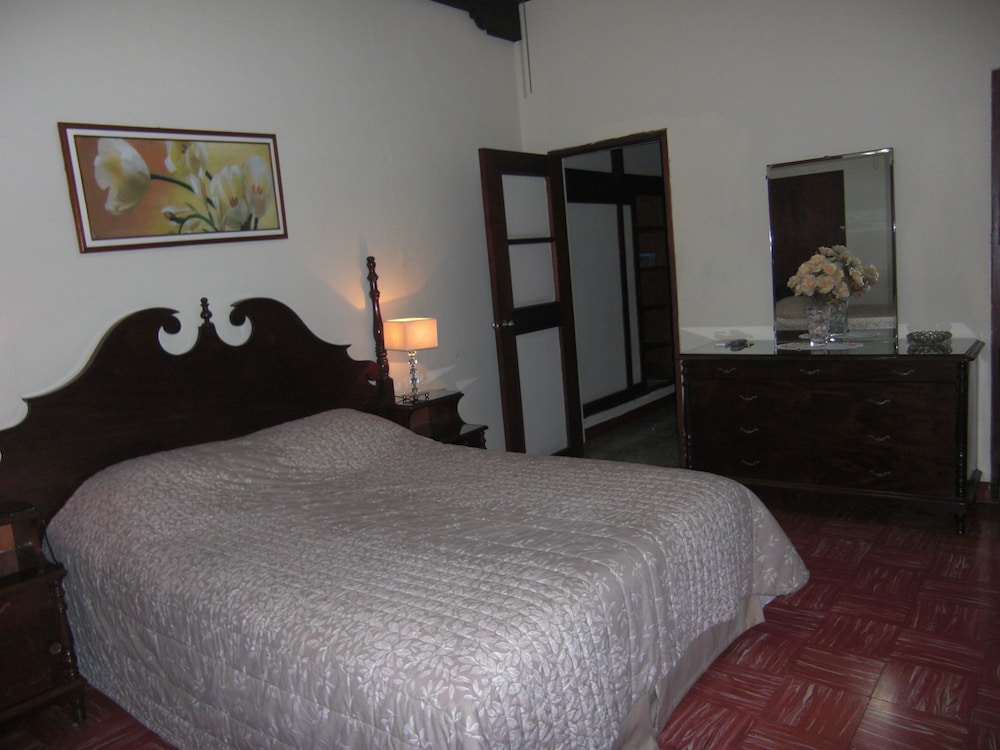 Family Room, Multiple Beds