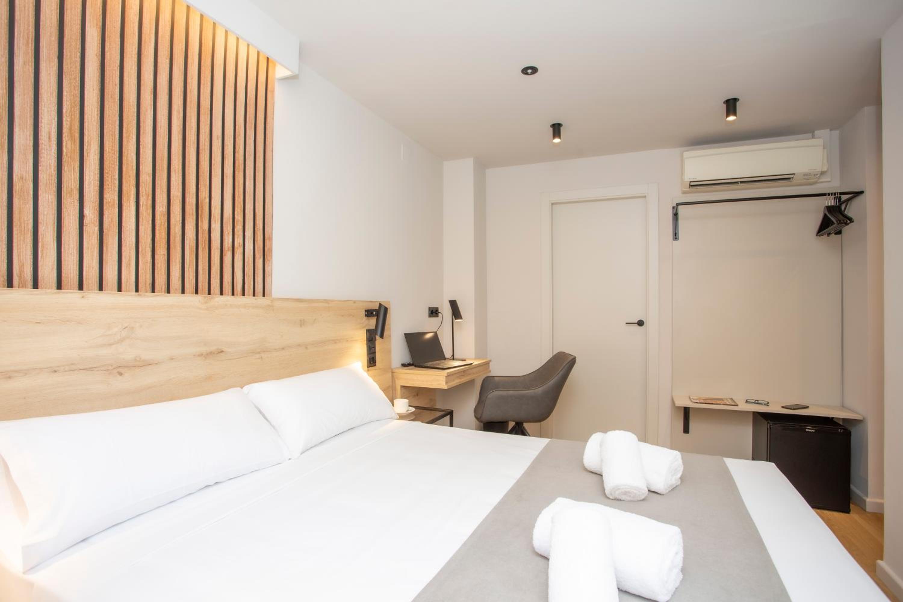 Double Room with Balcony photo 3