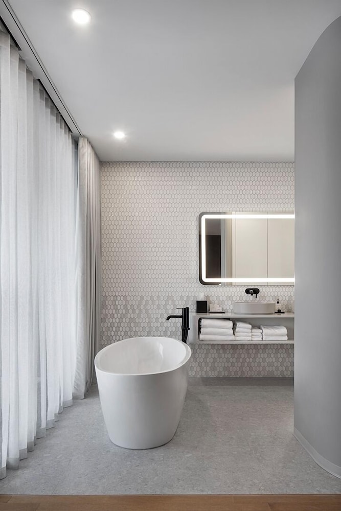 Executive Studio Suite - Photo 7