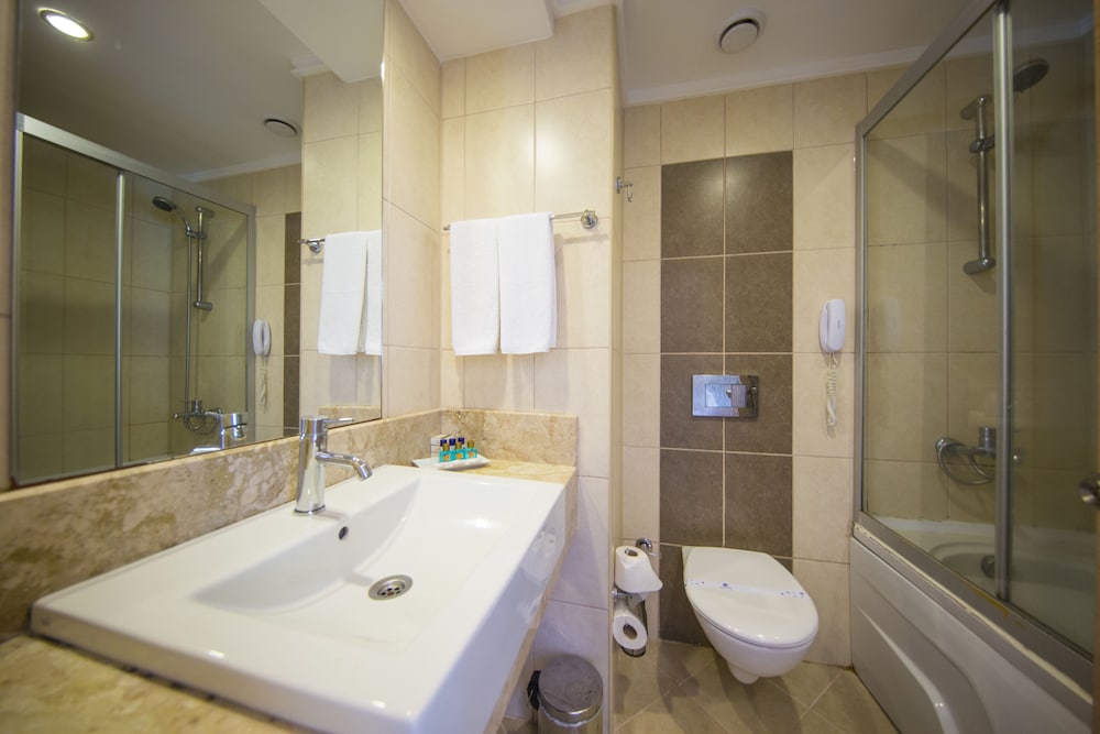 Standard Single Room, Balcony thumbnail 6