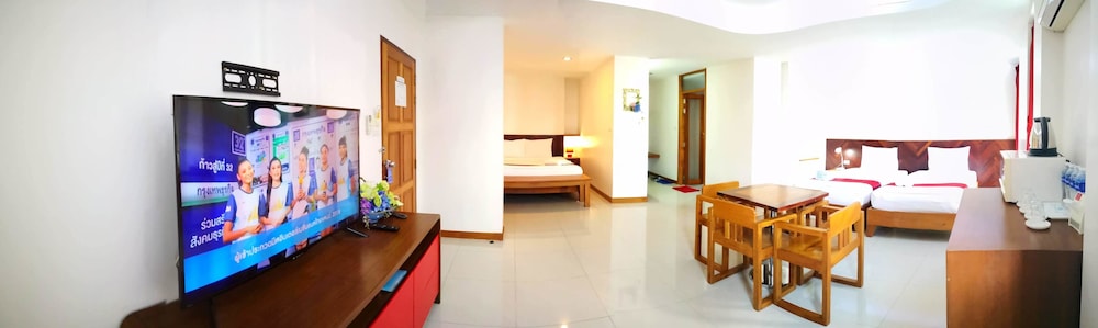 Family Suite, Multiple Beds photo 2