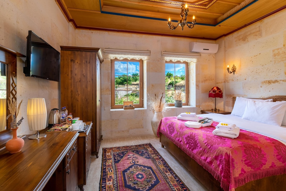 Standard Room, 1 Queen Bed photo 1